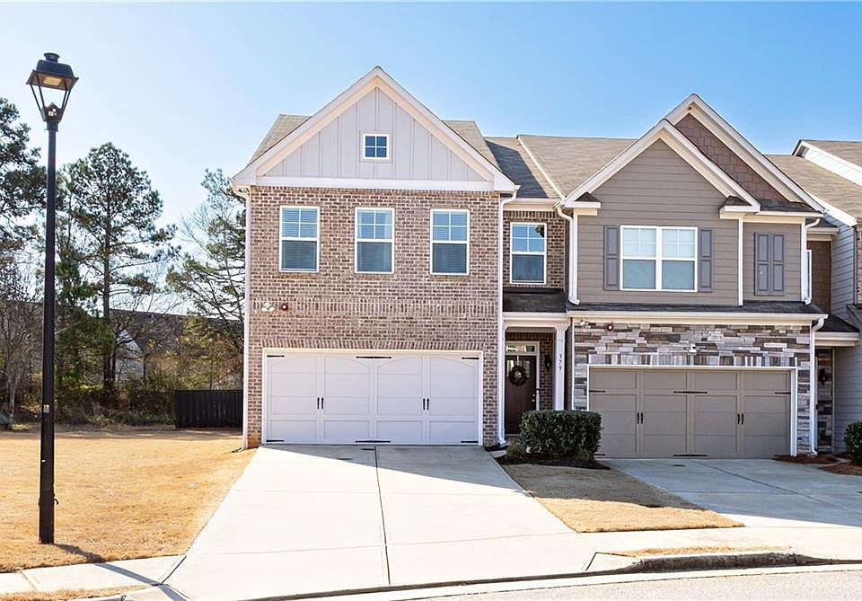 1st image of 379 Arbor Crowne Dr