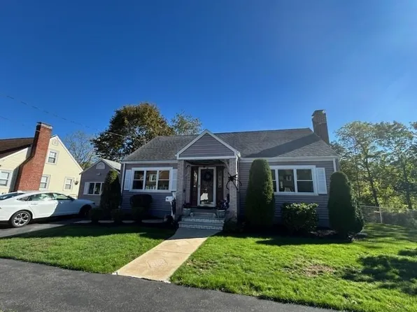 28 Emory St, Saugus, MA 01906