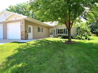 704 Riverview Ct, Jefferson, WI 53549