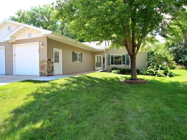 704 Riverview Ct, Jefferson, WI 53549