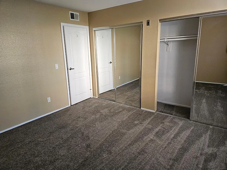 12071 Alta Carmel Ct #87 — Photo 7