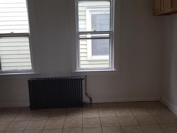 5th image of 282 2nd Ave #Upstairs