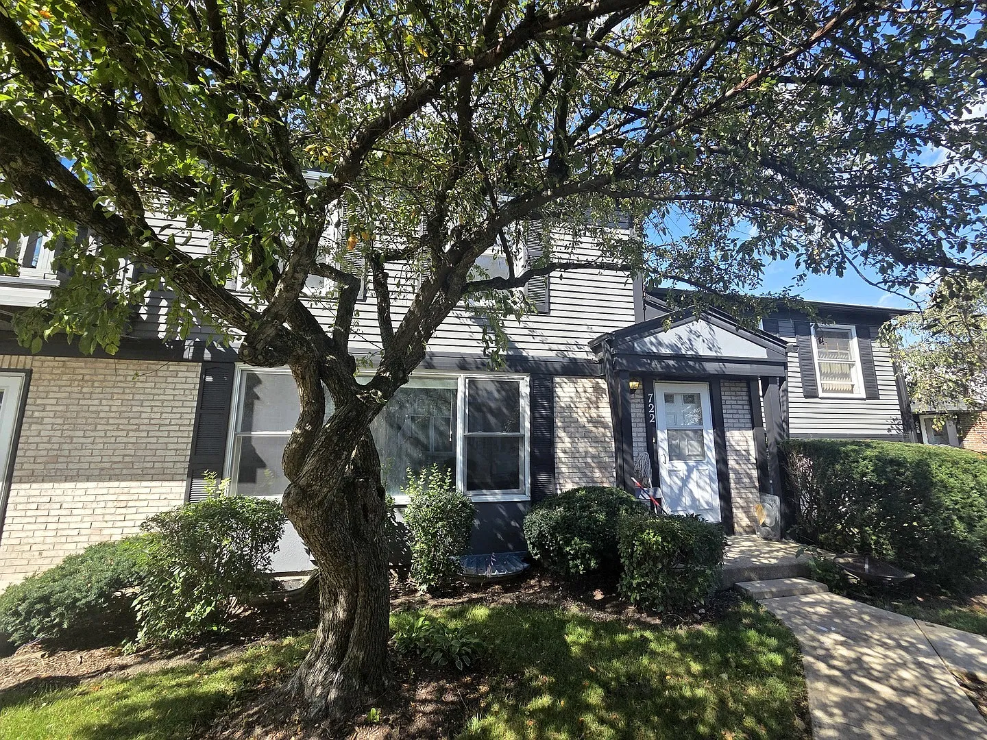 2 bed, 1.5 bath, $2,195 — Photo 2