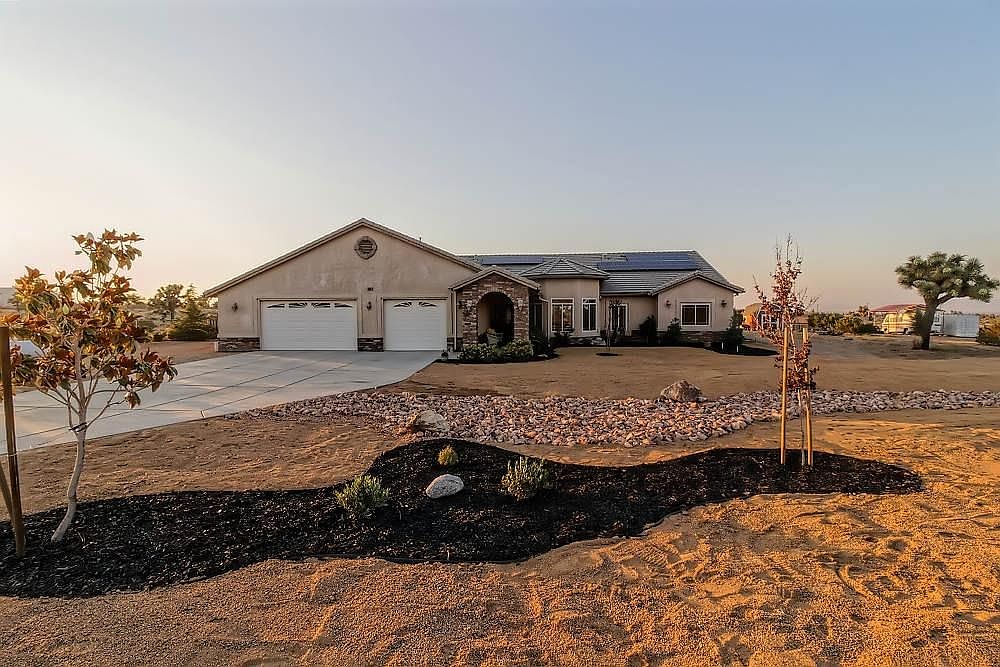 8450 Smoketree Rd, Phelan, CA 92371 Zillow