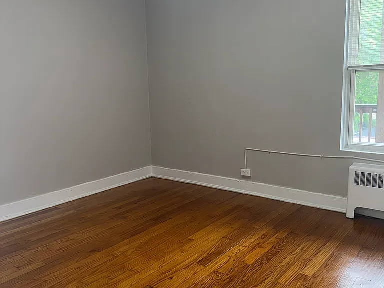1957 W Lunt Ave #1/2-2 — Photo 5