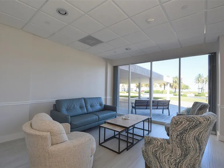 405 N Ocean Blvd #207 — Photo 33