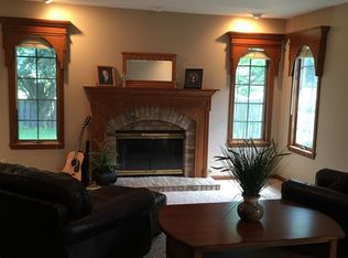 3828 Greenfield Dr, Springfield, IL 62704