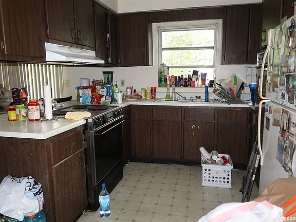 4th image of 2830 NE 16th Dr