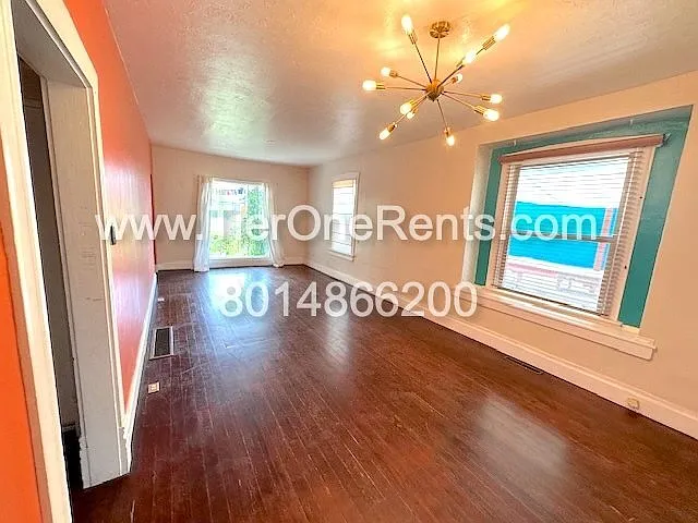 141 E Wentworth Ave — Photo 25