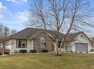 6604 Lone Oak Dr, Sheboygan, WI 53081