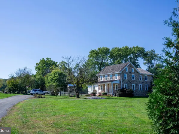 1380 Sheep Hill Rd, East Earl, PA 17519