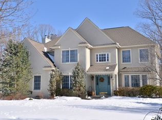 3 Kingston Ct, Oak Ridge, NJ 07438