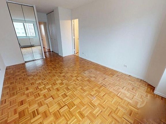 5th image of 326 E 30th St #2B