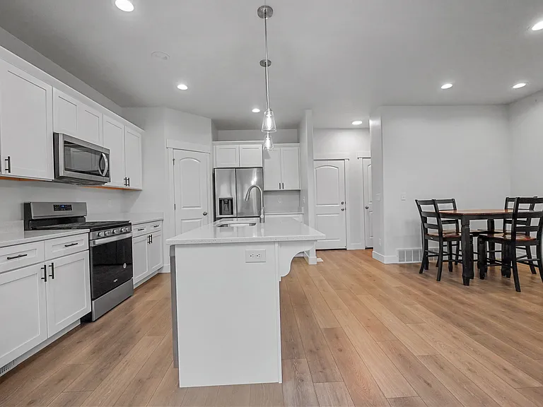 2049 N 3930 W — Photo 13