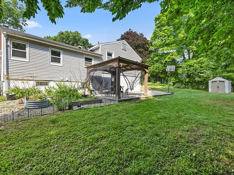 21 Joyce Rd — Photo 29