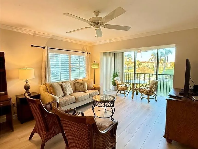 57 High Point Cir W #201 — Photo 4