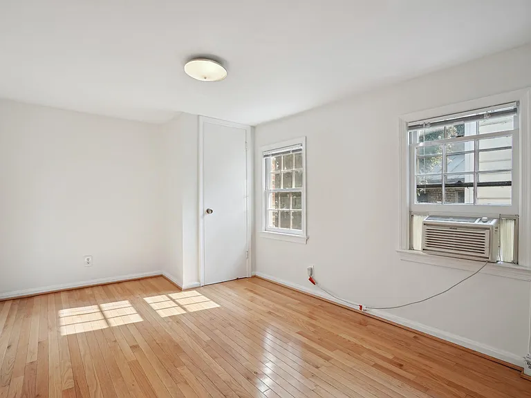 1121 Prince St — Photo 13