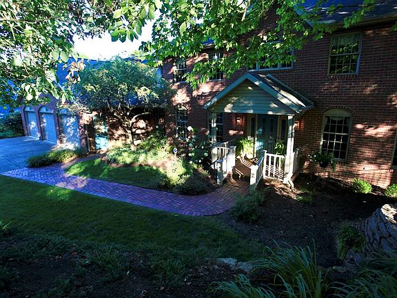 4th image of 58 Turnberry Ln