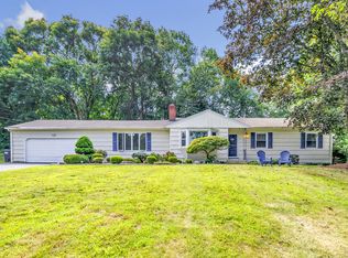 26 Wendy Rd, Trumbull, CT 06611