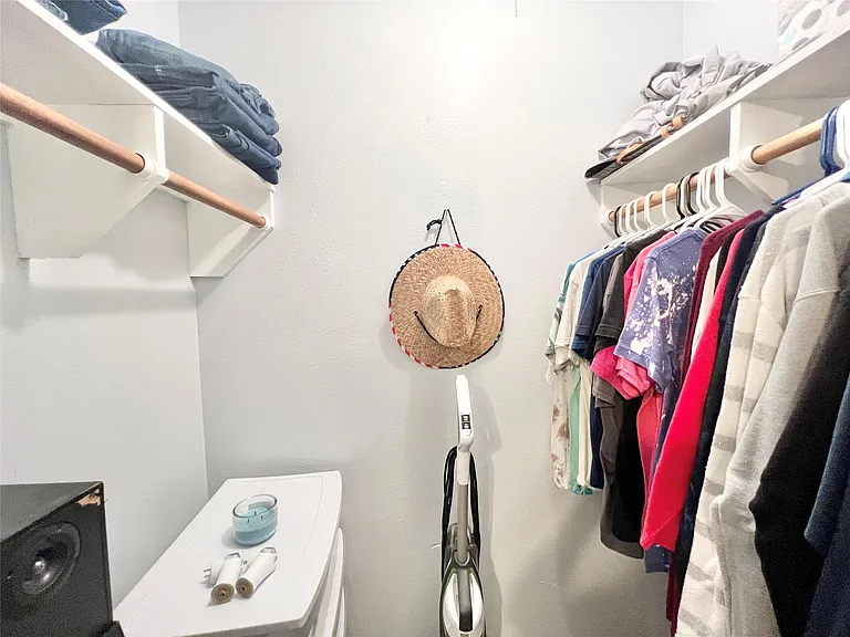4023 Avenue Q 1/2 — Photo 29