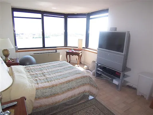 Rented by Luxury Habitat | media 16