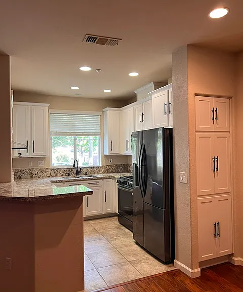 2413 Las Palomas Loop — Photo 3
