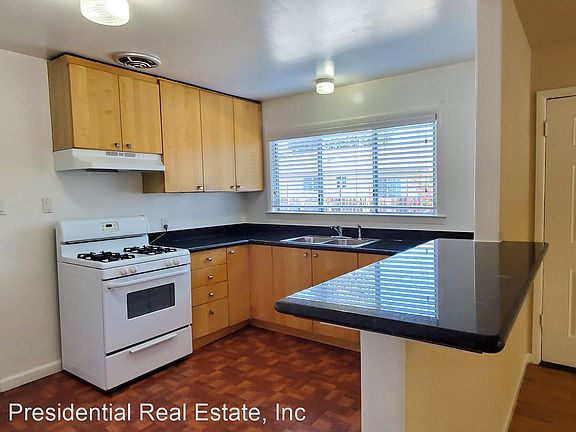 2nd image of 1011 16th Ave