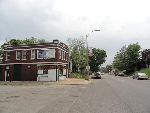 3rd image of 3227 Chippewa St