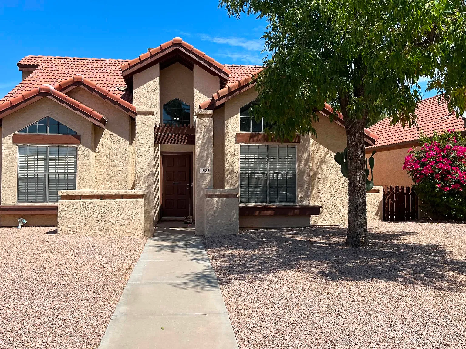 4 bed, 1408 sqft, $2,449 — Photo 2