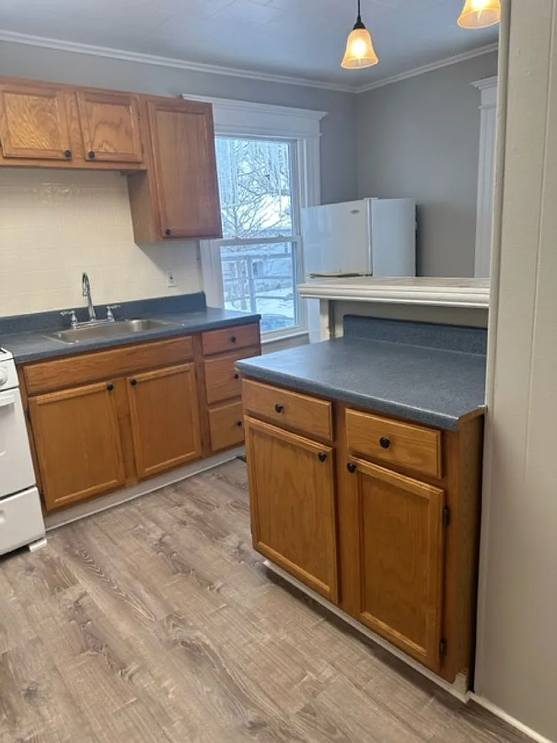 51 Alliance Ave — Photo 2