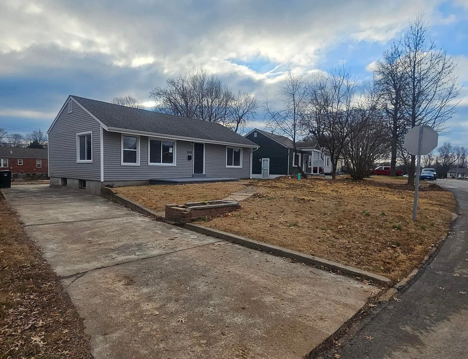 3 bed, 960 sqft, $1,600 — Photo 2