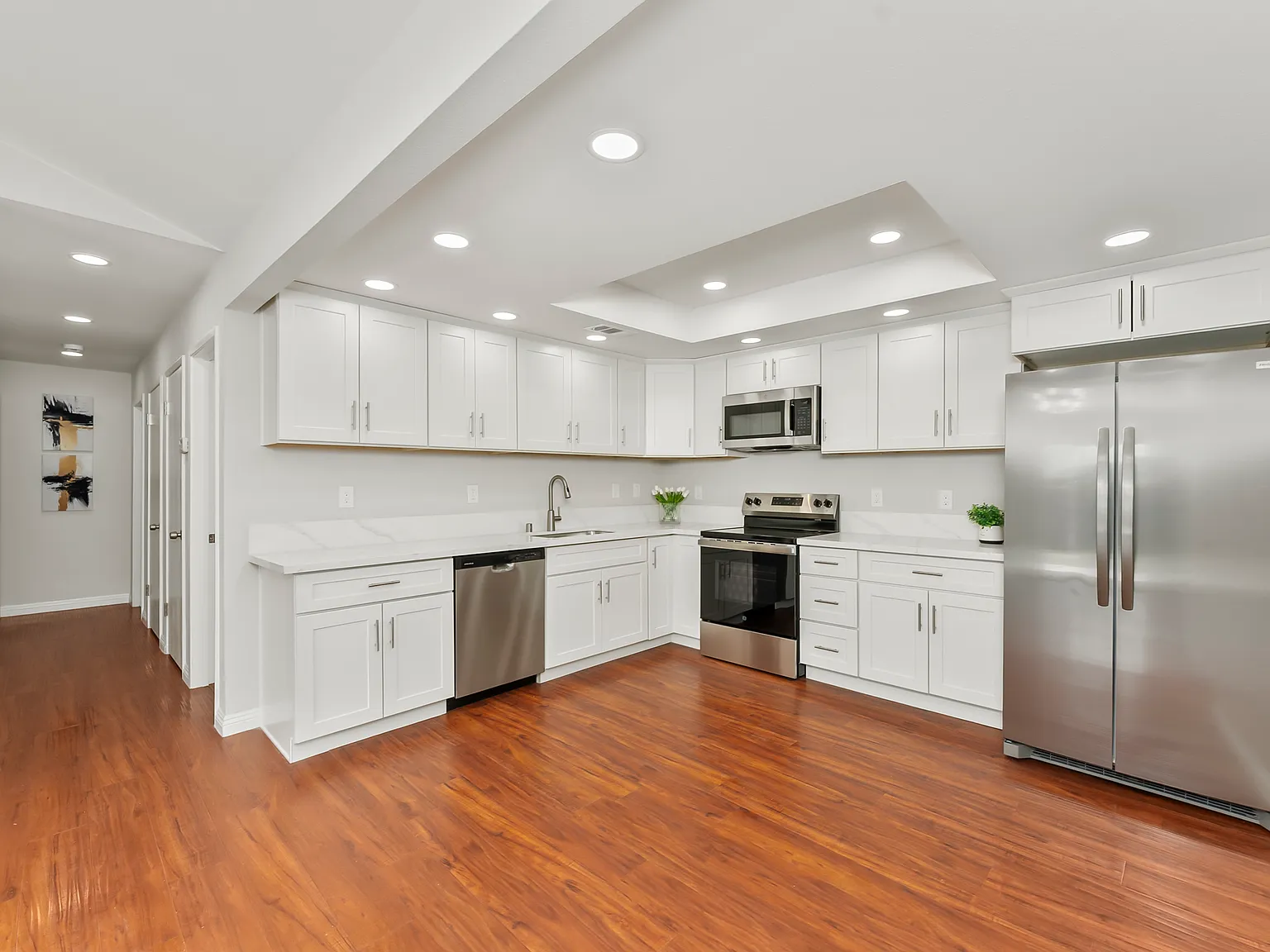 3 bed, 1300 sqft, $2,795 — Photo 3