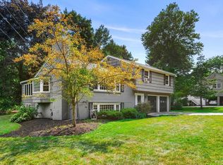45 Wildwood Rd, Andover, MA 01810