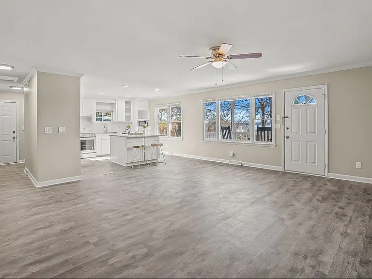 425 Yachting Rd — Photo 16