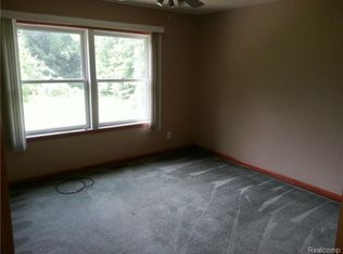 20800 Elwell Rd, Belleville, MI 48111