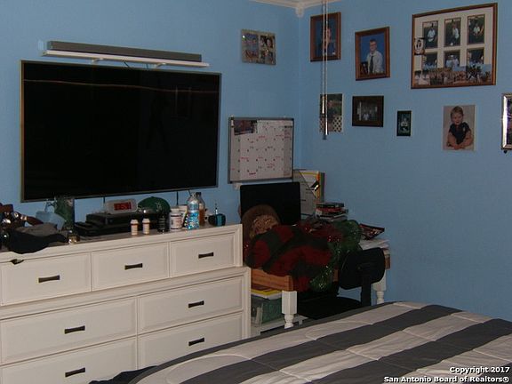 5th image of 239 Christine Dr