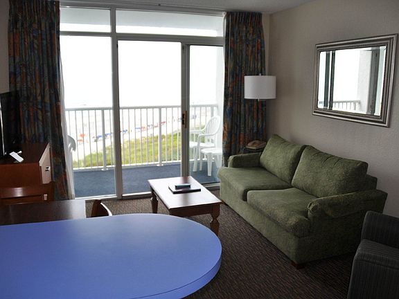 SW 609 Living Room (old countertop)