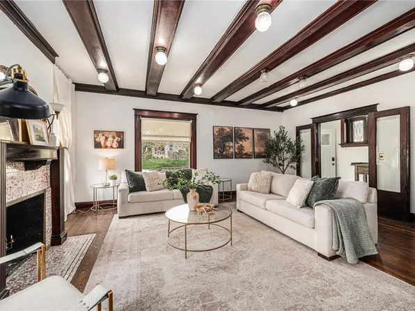 525 W 38th St, Kansas City, MO 64111