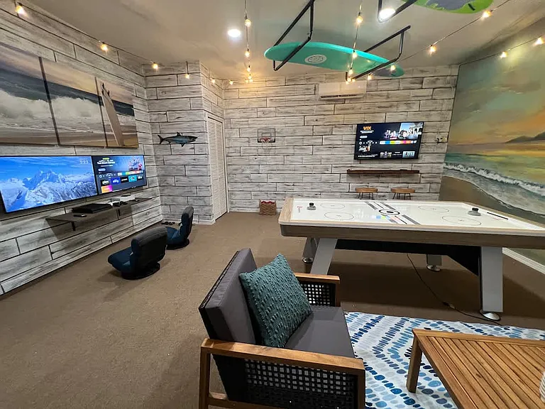 Building's Lounge
