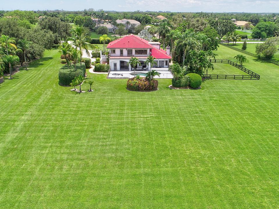 Home For Sale In Tierra Del Rey