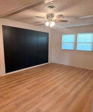 3rd image of 4661 Stephen Girard Ave