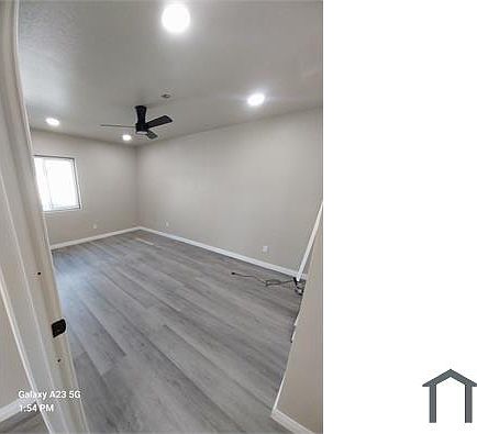 4th image of 8717 1/2 Holmes Ave