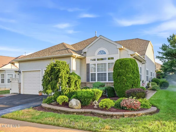 15 Valencia Drive, Manchester, NJ 08759