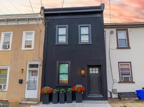 136 Wright St, Philadelphia, PA 19127