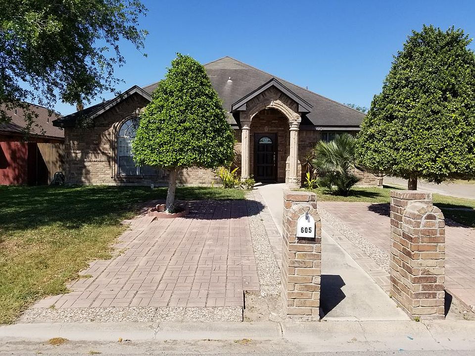 1st image of 605 E Tulipan St
