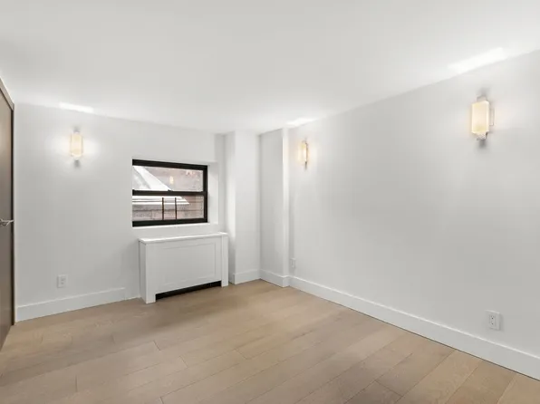 205 East 16th Street image 9 of 14