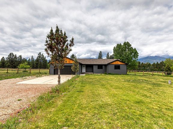3rd image of 125 Log Cabin Ln