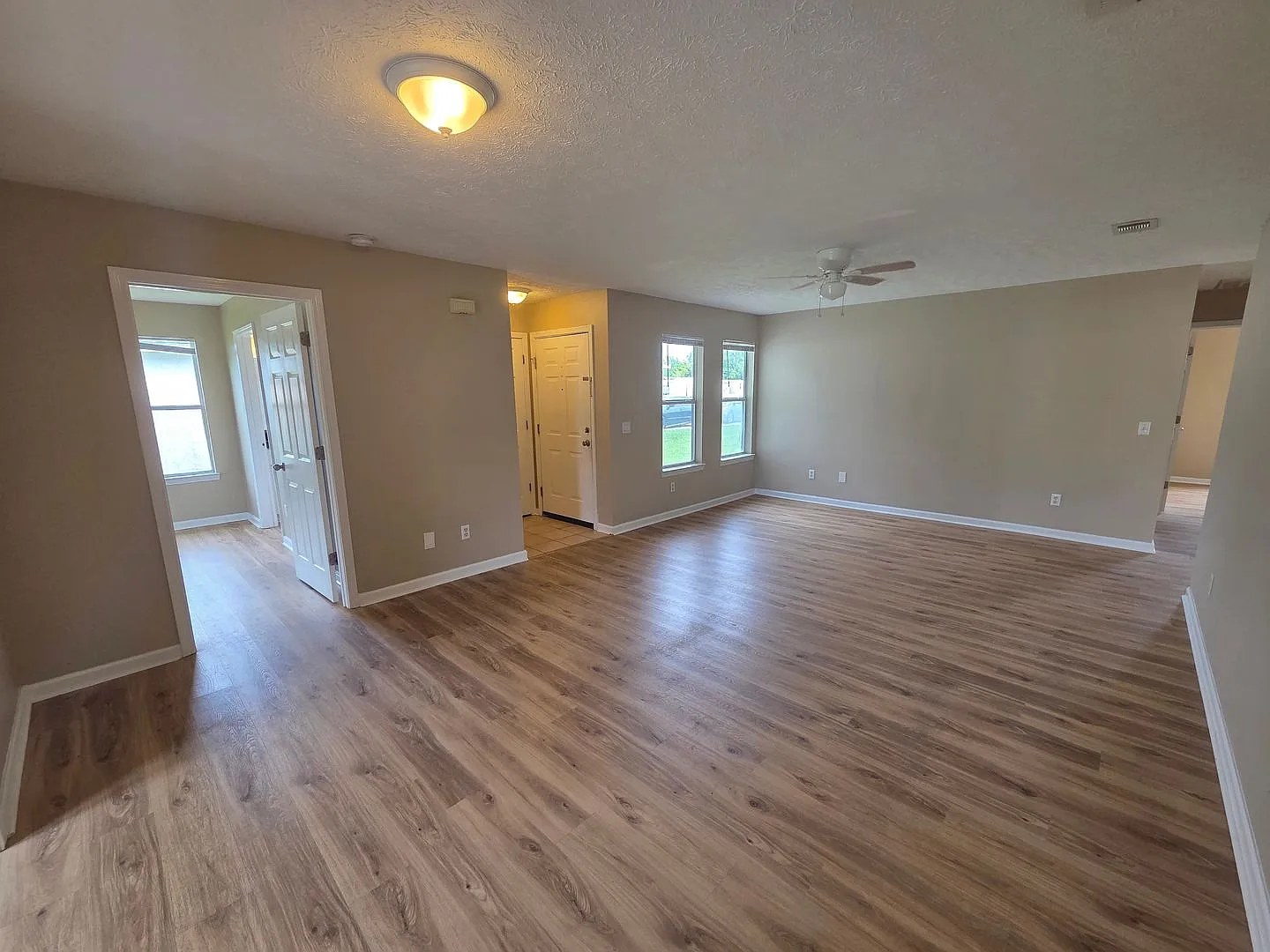 Cozy 3bed/2ba Home, Centrally Located W/Access To Shopping, Dining & Tyndall Afb! *Special: 1/2 O... — Photo 4