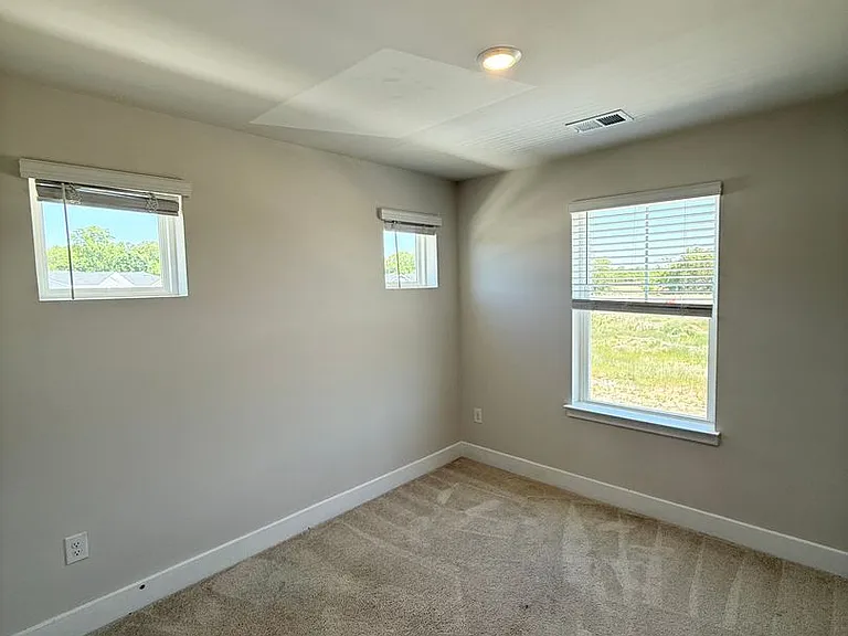 1670 Lake Placid Dr — Photo 17