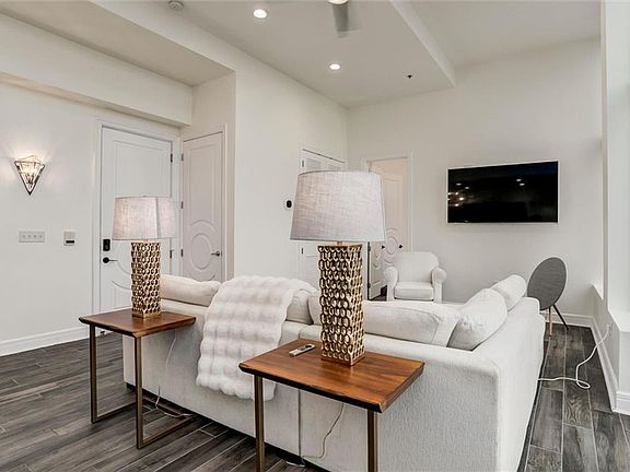 3rd image of 2940 Baltimore Ave #1505